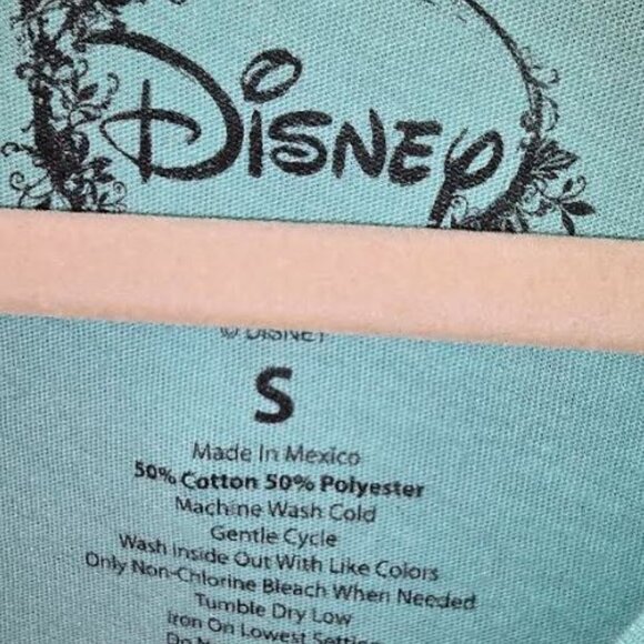 Women's NWT Hot Topic Peterpan Neverland Silo Tie Front Muscle Top Green Size S - Picture 2 of 5